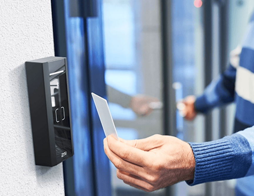 2N® Access Unit M 13.56 MHz, NFC Ready - 3m Eth Cable - Image 2